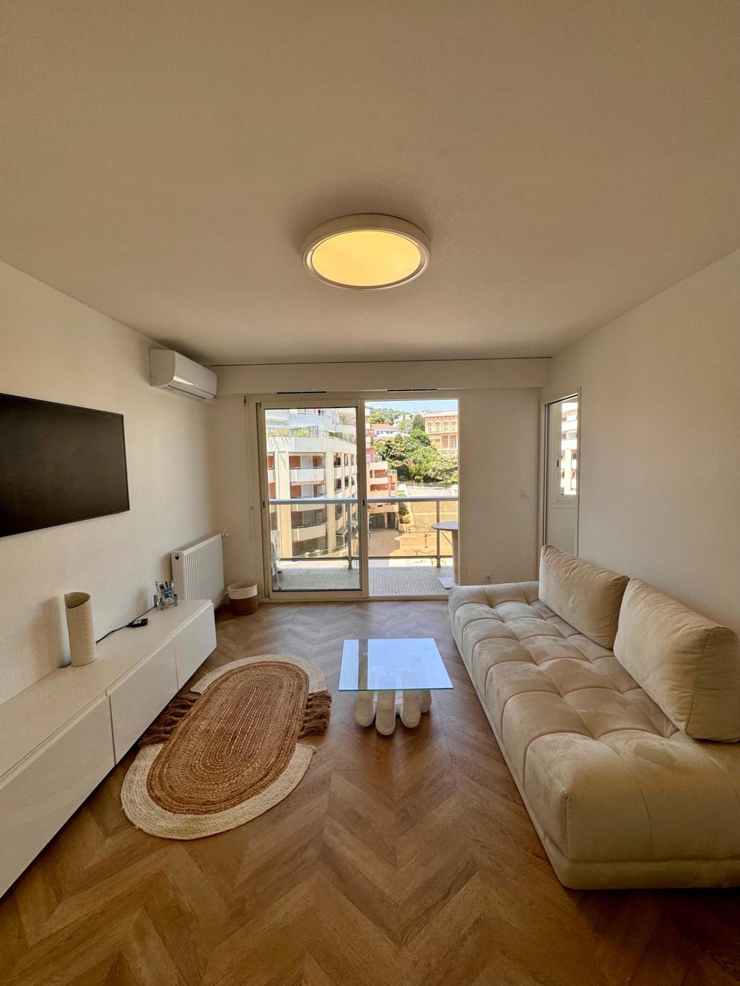 Apartment 2p Moderne Et Epure Pres De La Et De La Celebre Promenades Des - Vivez Le Reve Mediterraneen